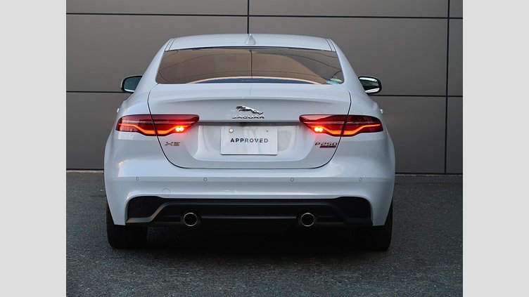 2020 認定中古車 Jaguar XE Yulong White 250PS S