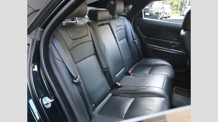 2017 認定中古車 Jaguar XJ Santorini Black 575PS R