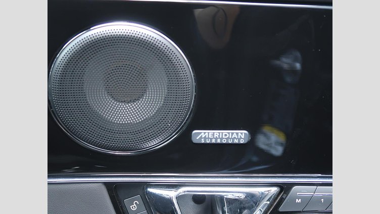 2017 認定中古車 Jaguar XJ Santorini Black 575PS R