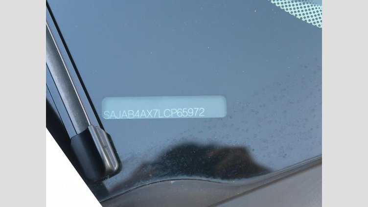 2020 認定中古車 Jaguar XE Yulong White 250PS S