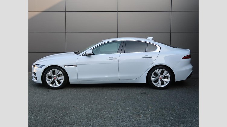 2020 認定中古車 Jaguar XE Yulong White 250PS S