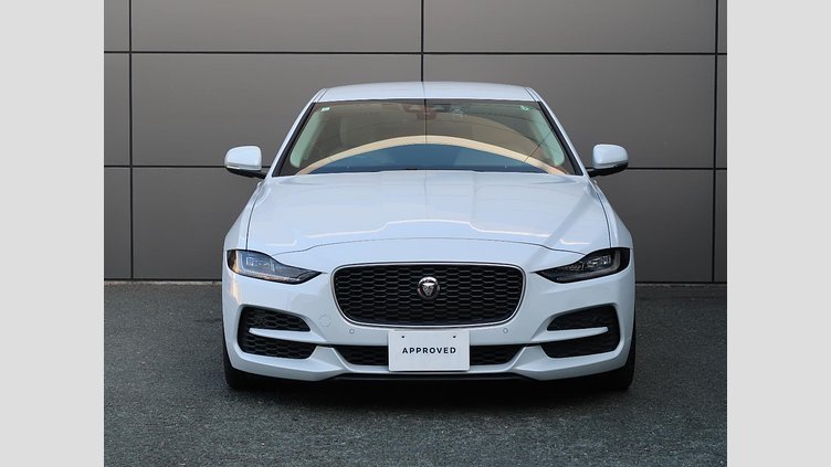 2020 認定中古車 Jaguar XE Yulong White 250PS S