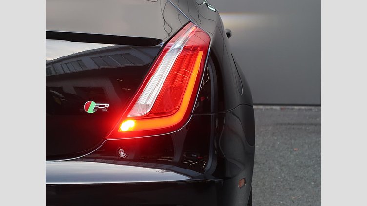 2017 認定中古車 Jaguar XJ Santorini Black 575PS R