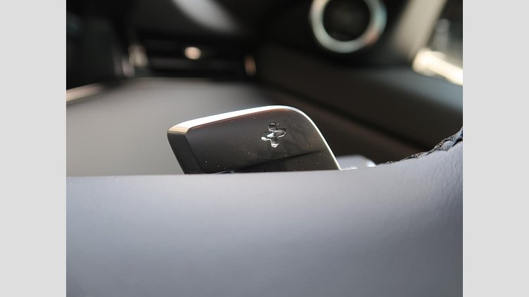 2024 認定中古車 Land Rover Range Rover Evoque Fuji White  Ｐ３００ｅ ダイナミック ＨＳＥ