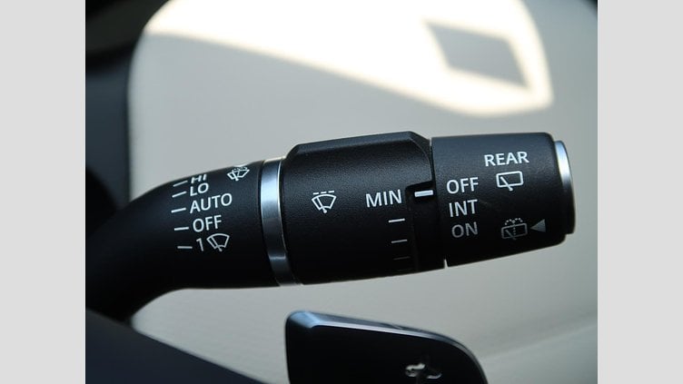 2023 認定中古車 Land Rover Discovery Sport Fuji White P250 RダイナミックS