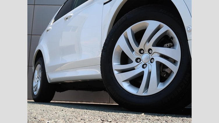 2023 認定中古車 Land Rover Discovery Sport Fuji White P250 RダイナミックS