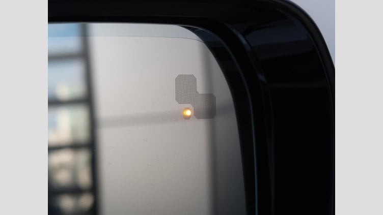 2024 認定中古車 Land Rover Defender 110 Fuji White D300 S