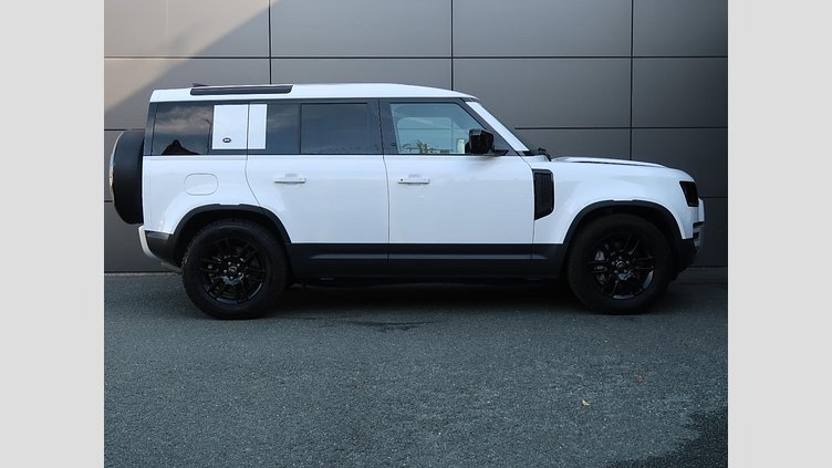 2024 認定中古車 Land Rover Defender 110 Fuji White D300 S