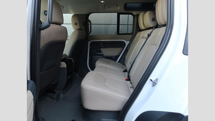 2024 認定中古車 Land Rover Defender 110 Fuji White D300 S