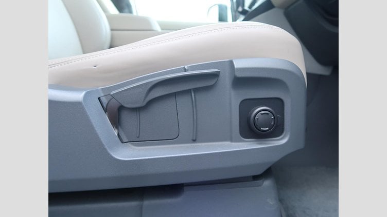 2024 認定中古車 Land Rover Defender 110 Fuji White D300 S