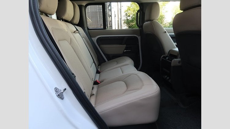 2024 認定中古車 Land Rover Defender 110 Fuji White D300 S
