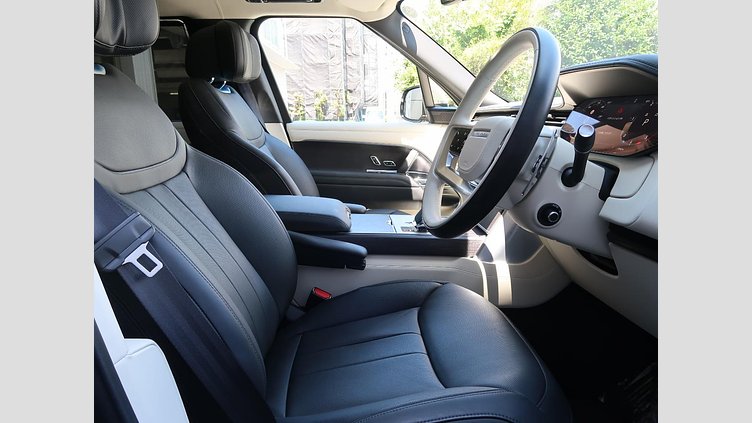 2024 認定中古車 Land Rover Range Rover Batumi Gold D300 オートバイオグラフィ