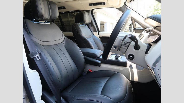 2024 認定中古車 Land Rover Range Rover Batumi Gold D300 オートバイオグラフィ