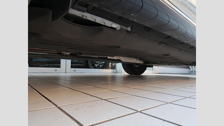 2024 認定中古車 Land Rover Range Rover Evoque Arroios Grey P200 SE