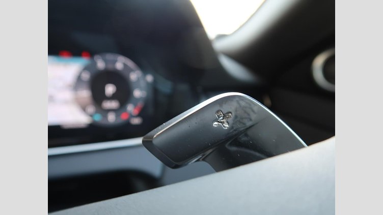 2024 認定中古車 Land Rover Range Rover Evoque Arroios Grey P200 SE