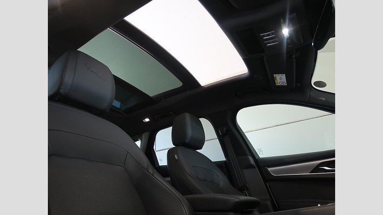 2022 認定中古車 Jaguar F-Pace Fuji White 250PS S