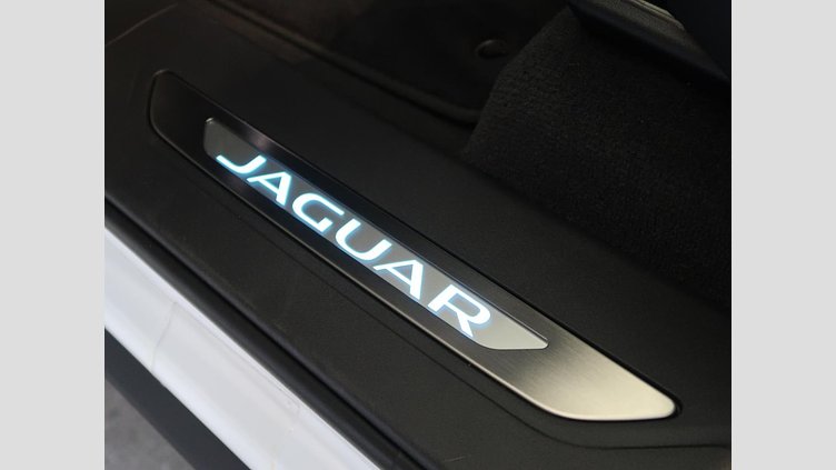 2022 認定中古車 Jaguar F-Pace Fuji White 250PS S