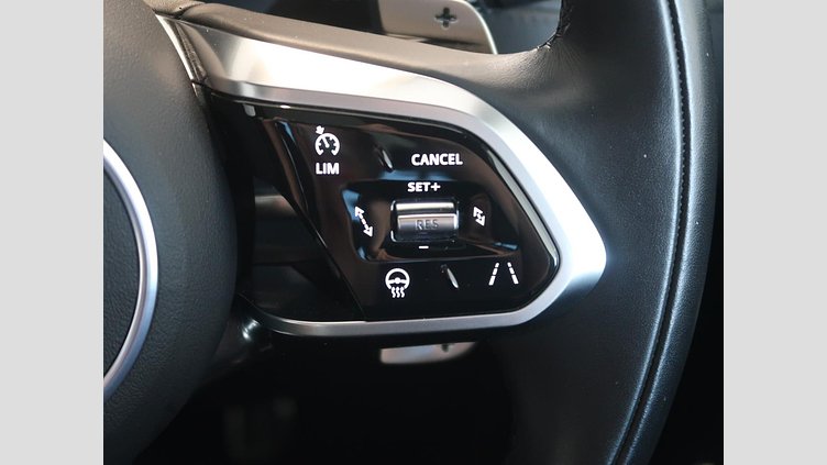 2022 認定中古車 Jaguar F-Pace Fuji White 250PS S
