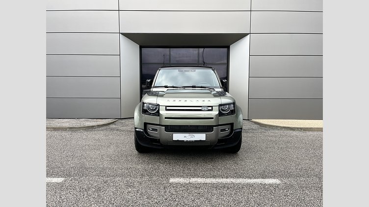 2025 SKLADOVÉ VOZIDLÁ Land Rover Defender 110 Pangea Green D250 Dynamic SE 