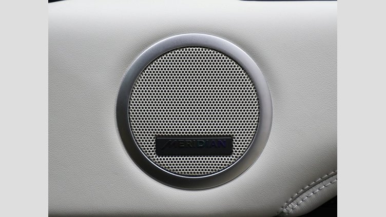 2023 認定中古車 Land Rover Discovery Yulong White AWD D300 METOROPOLITAN EDITION