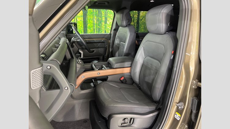 2023 認定中古車 Land Rover Defender 110 Gondwana Stone 4WD X　D300