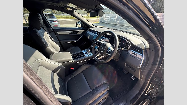 2024 Approved Jaguar F-Pace Santorini Black 2.0 I4 184kW Petrol R-Dynamic SE