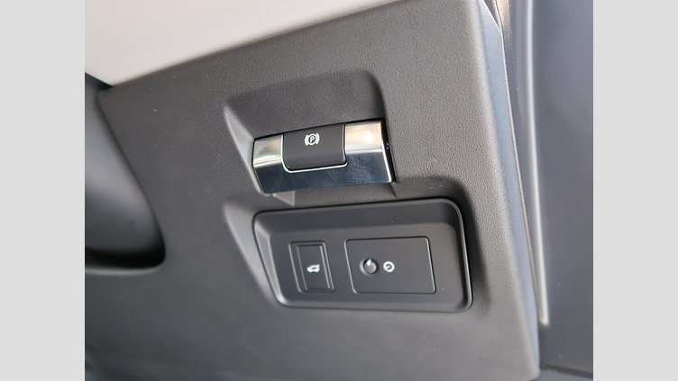 2019 認定中古車 Land Rover Range Rover Evoque Silicon Silver ガソリン
 SE