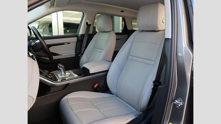 2019 認定中古車 Land Rover Range Rover Evoque Silicon Silver ガソリン
 SE