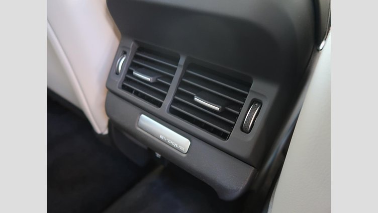 2019 認定中古車 Land Rover Range Rover Evoque Silicon Silver ガソリン
 SE