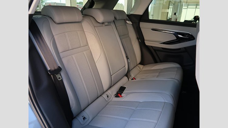 2019 認定中古車 Land Rover Range Rover Evoque Silicon Silver ガソリン
 SE
