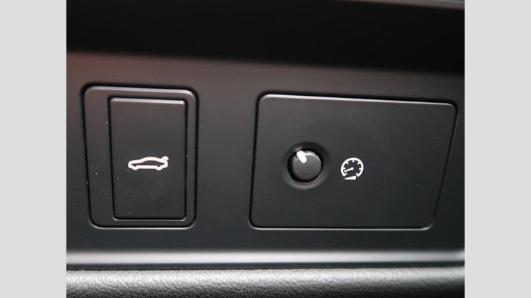 2022 認定中古車 Jaguar XF Bluefire Blue ガソリン Ｒ－ダイナミック ＨＳＥ Ｐ２５０