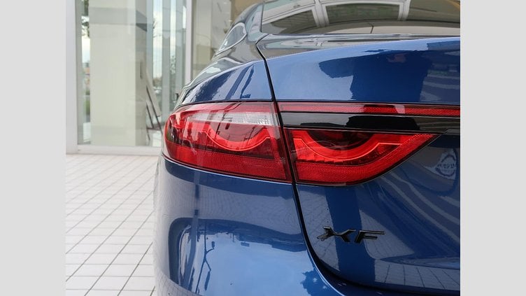2022 認定中古車 Jaguar XF Bluefire Blue ガソリン Ｒ－ダイナミック ＨＳＥ Ｐ２５０