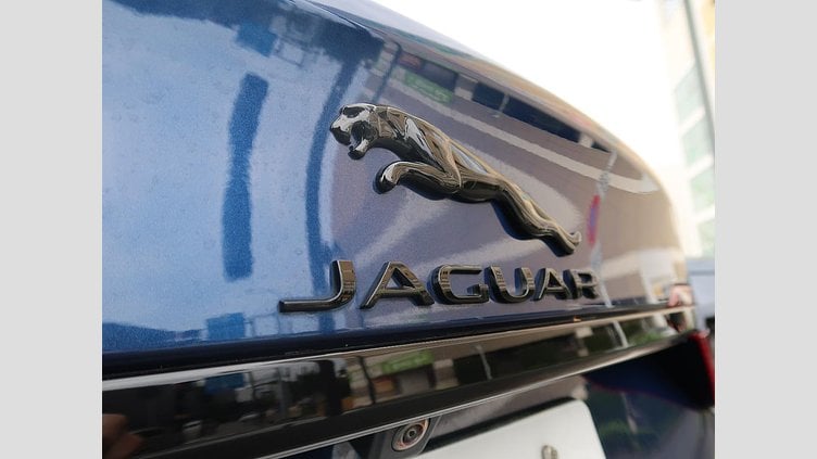 2022 認定中古車 Jaguar XF Bluefire Blue ガソリン Ｒ－ダイナミック ＨＳＥ Ｐ２５０