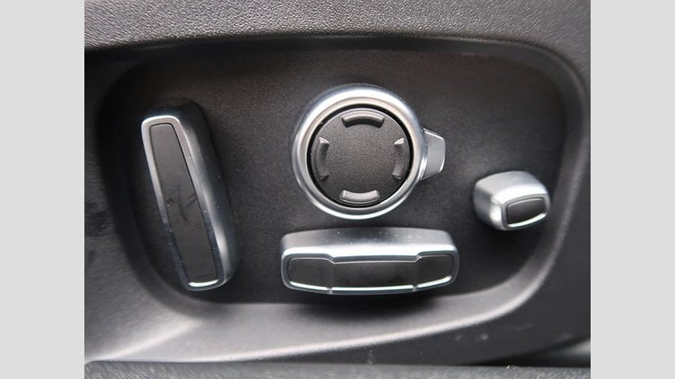 2022 認定中古車 Jaguar XF Bluefire Blue ガソリン Ｒ－ダイナミック ＨＳＥ Ｐ２５０