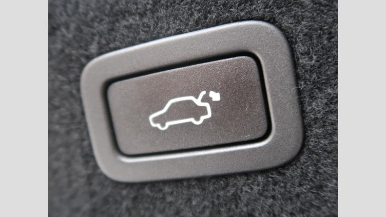 2022 認定中古車 Jaguar XF Bluefire Blue ガソリン Ｒ－ダイナミック ＨＳＥ Ｐ２５０