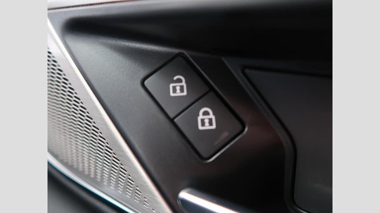 2022 認定中古車 Jaguar XF Bluefire Blue ガソリン Ｒ－ダイナミック ＨＳＥ Ｐ２５０