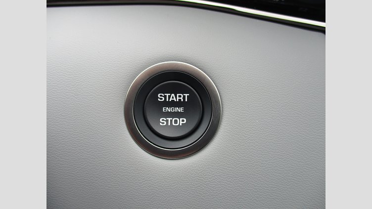 2025 認定中古車 Land Rover Range Rover Evoque Fuji White PHEV Autobiography