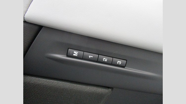 2025 認定中古車 Land Rover Range Rover Evoque Fuji White PHEV Autobiography