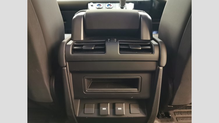 2023 認定中古車 Land Rover Defender 110 Gondwana Stone 3.0L　ディーゼルターボ XダイナミックSE　D300