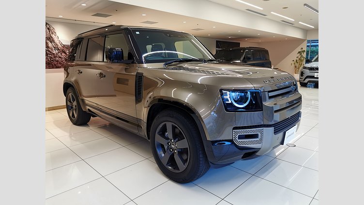2023 認定中古車 Land Rover Defender 110 Gondwana Stone 3.0L　ディーゼルターボ XダイナミックSE　D300