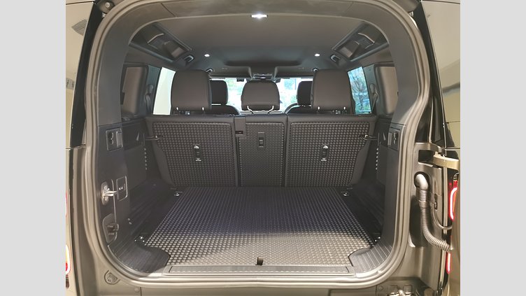 2023 認定中古車 Land Rover Defender 110 Gondwana Stone 3.0L　ディーゼルターボ XダイナミックSE　D300