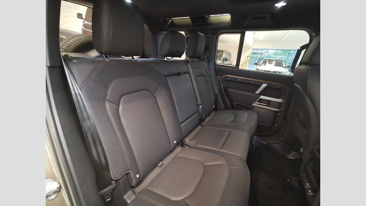 2023 認定中古車 Land Rover Defender 110 Gondwana Stone 3.0L　ディーゼルターボ XダイナミックSE　D300