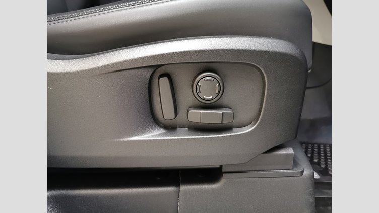 2023 認定中古車 Land Rover Defender 110 Gondwana Stone 3.0L　ディーゼルターボ XダイナミックSE　D300