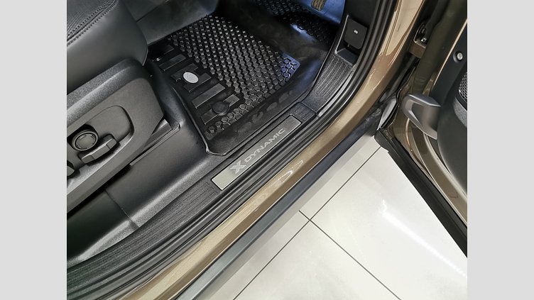 2023 認定中古車 Land Rover Defender 110 Gondwana Stone 3.0L　ディーゼルターボ XダイナミックSE　D300