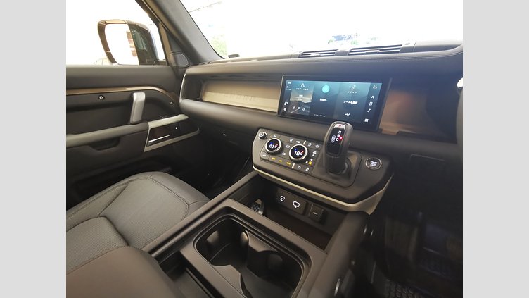 2023 認定中古車 Land Rover Defender 110 Gondwana Stone 3.0L　ディーゼルターボ XダイナミックSE　D300