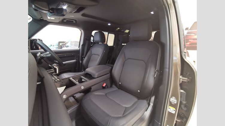 2023 認定中古車 Land Rover Defender 110 Gondwana Stone 3.0L　ディーゼルターボ XダイナミックSE　D300