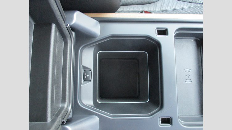 2021 認定中古車 Land Rover Defender 110 Santorini Black D300 X-Dynamic SE