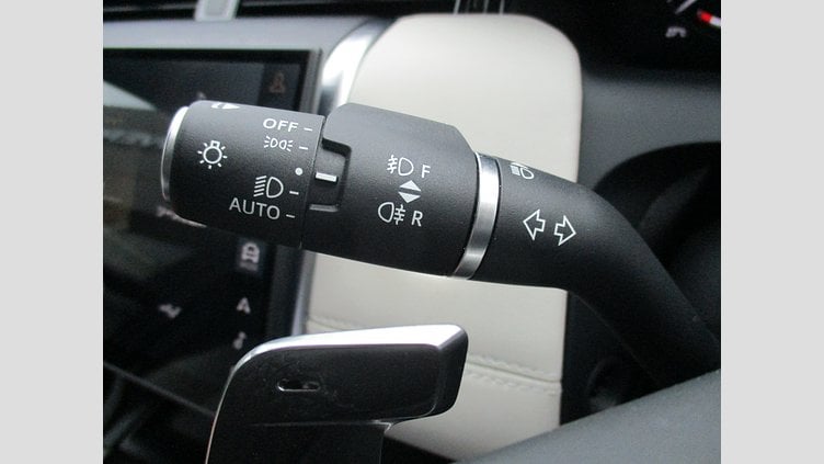 2024 認定中古車 Land Rover Discovery Sport Fuji White PHEV Dynamic HSE