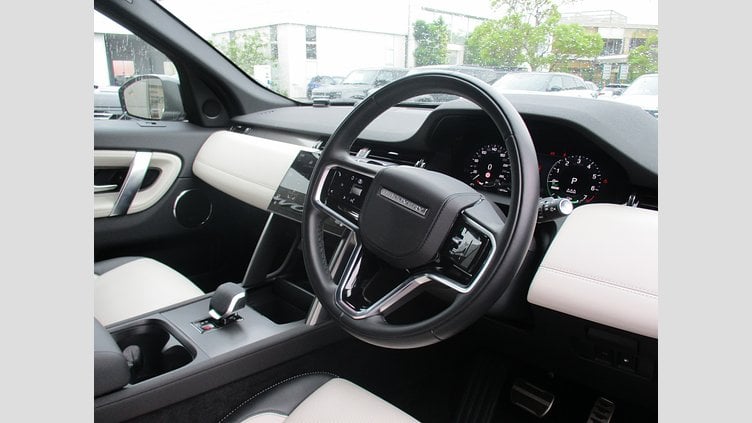 2024 認定中古車 Land Rover Discovery Sport Fuji White PHEV Dynamic HSE