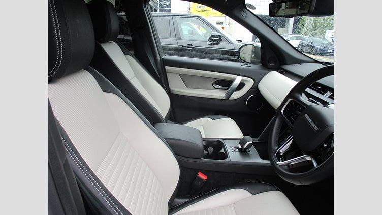 2024 認定中古車 Land Rover Discovery Sport Fuji White PHEV Dynamic HSE